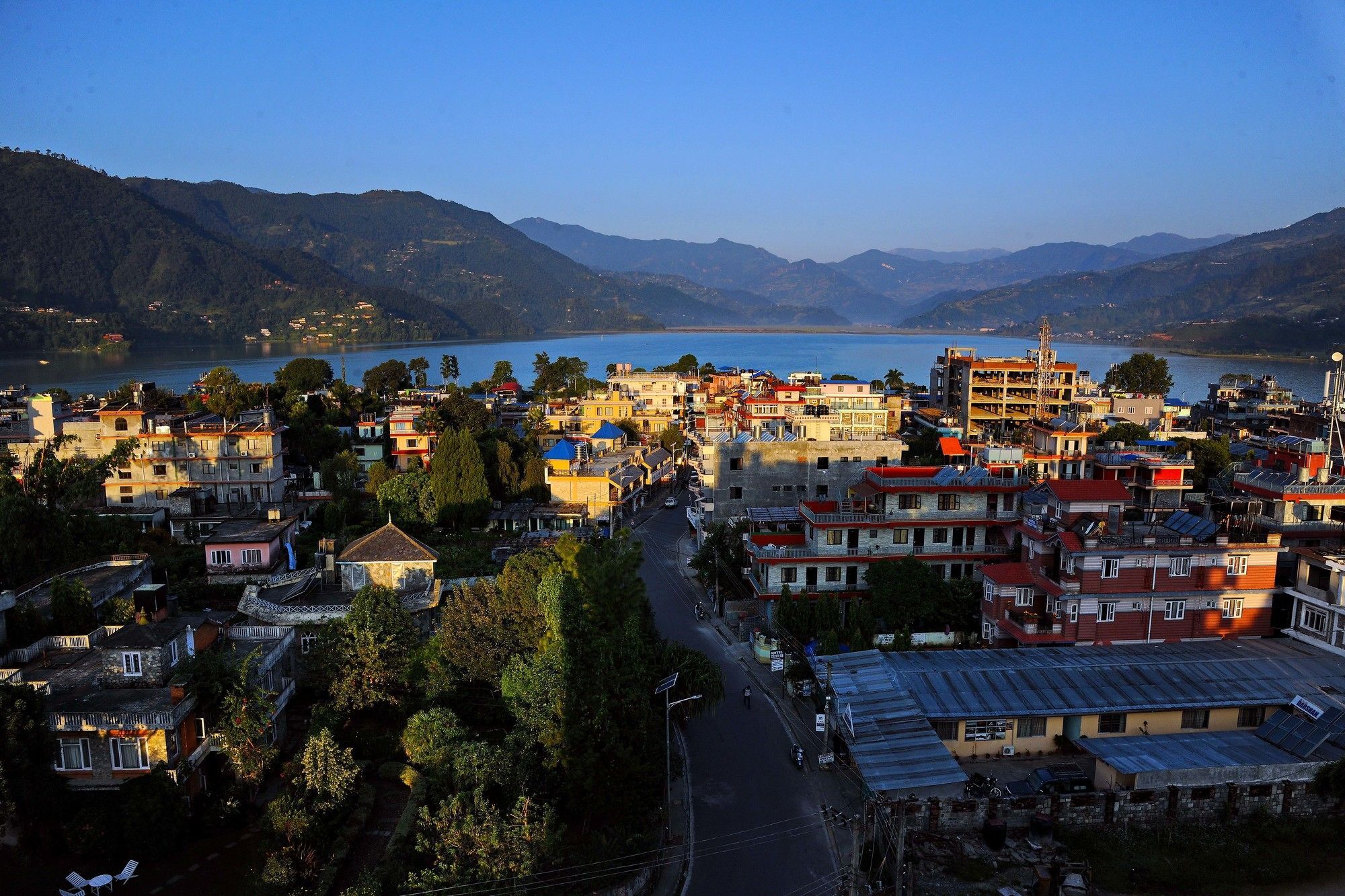 Hotel Queens Park Pokhara Exteriör bild