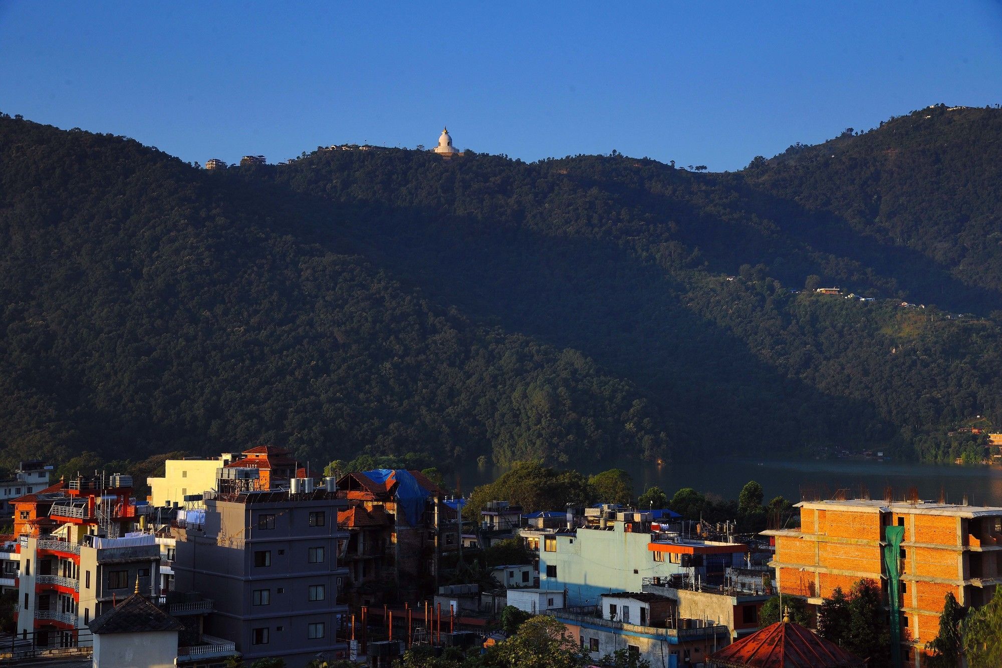Hotel Queens Park Pokhara Exteriör bild