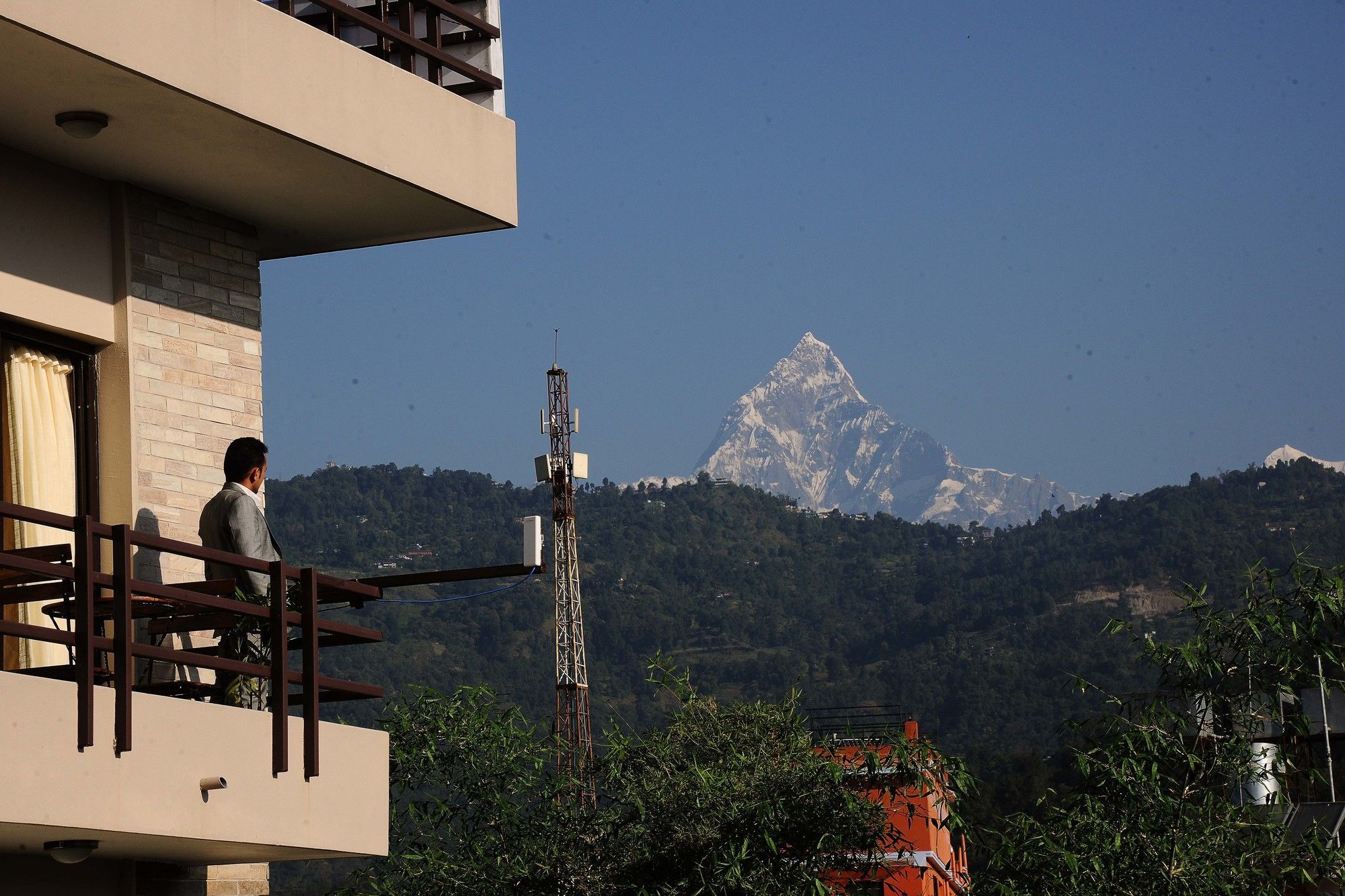 Hotel Queens Park Pokhara Exteriör bild